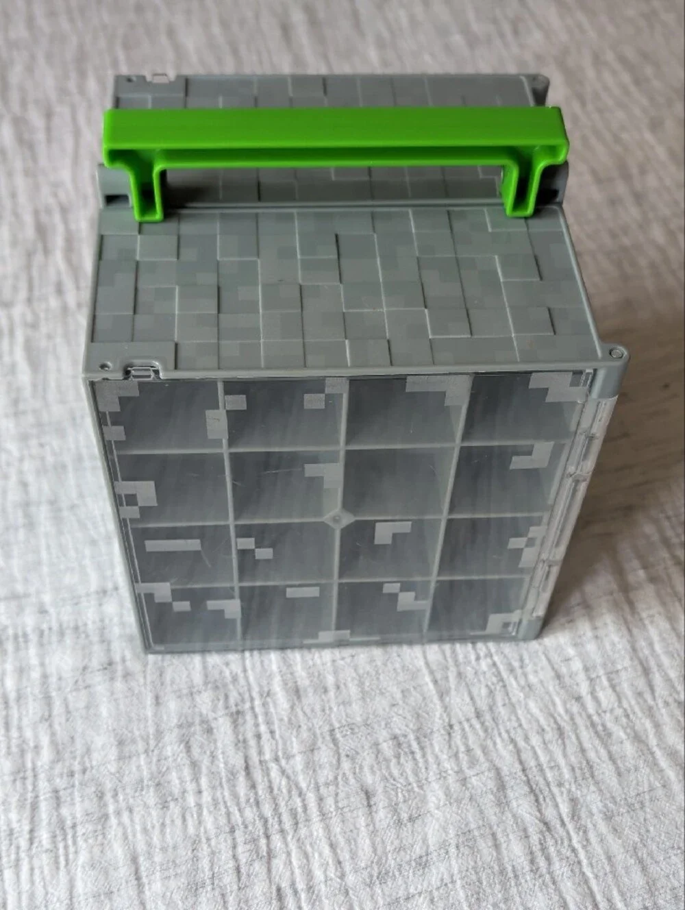 Minecraft Mojang Mini-Figure Collector Case